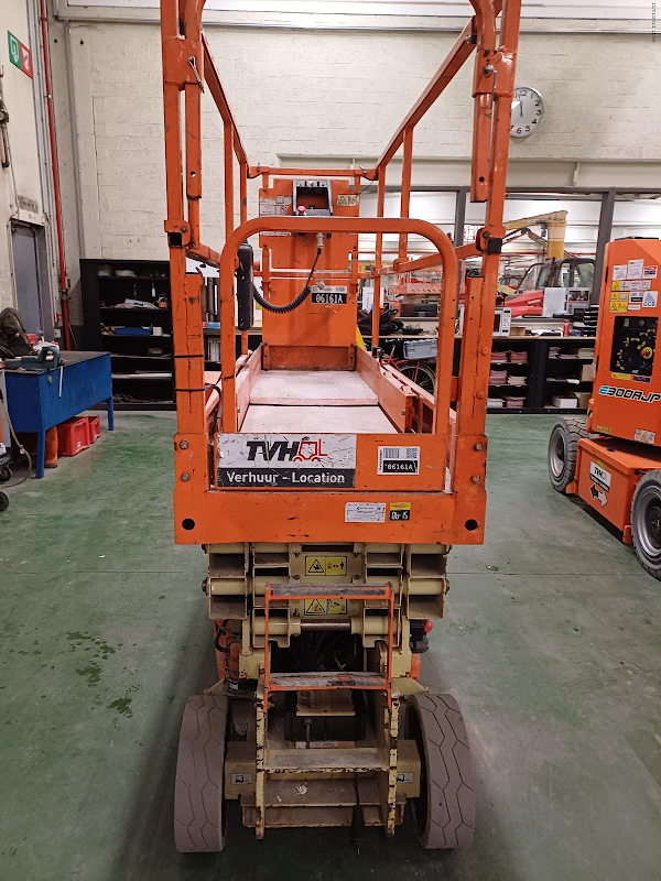 Picture of a JLG 2032ES