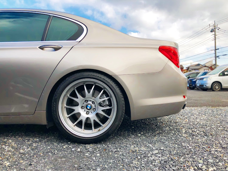 7シリーズのエムズガレージ・カスタム・DIY・bmw・7シリーズに関するカスタム事例の投稿画像1枚目