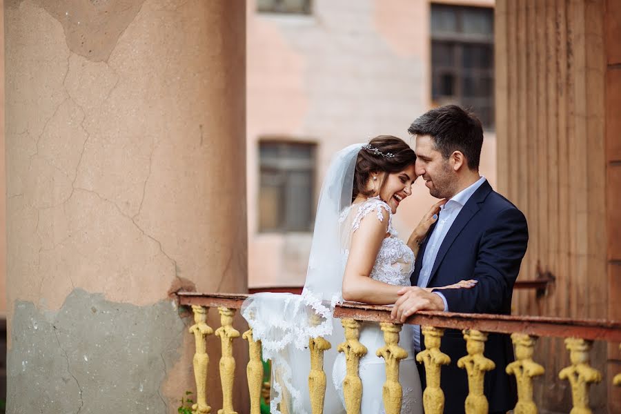 Fotógrafo de casamento Lesya Mira (lesyamira). Foto de 7 de setembro 2017