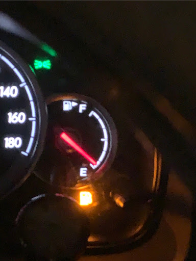 レガシィツーリングワゴン Bp5の給油ランプ 恐怖の瞬間 ガソリンスタンド ガソリンスタンドは盛れる 汗だくに関するカスタム メンテナンスの投稿画像 車のカスタム情報はcartune