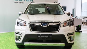 Thiết kế đầu xe Forester cũng mang nét đặc trưng nhà Subaru với phần nắp capo thấp và mở rộng theo phương ngang