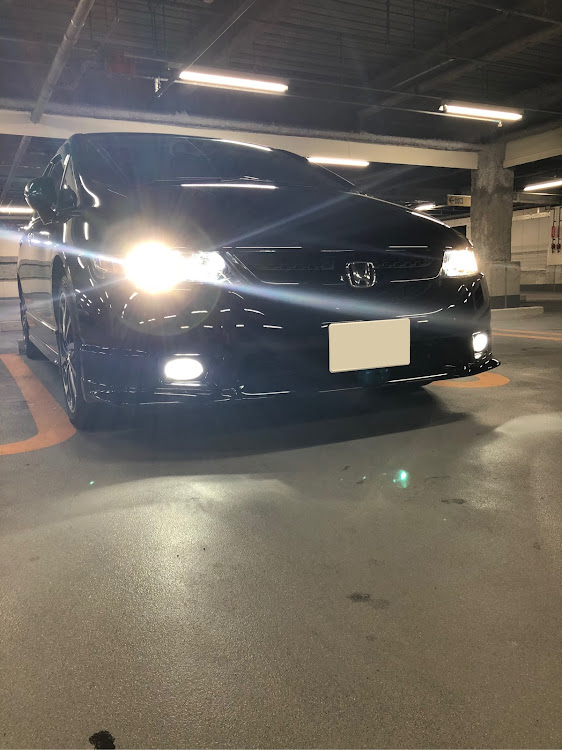 オデッセイの車高調整・ヘッドライト交換・ホイール交換・マフラー交換に関するカスタム事例の投稿画像1枚目