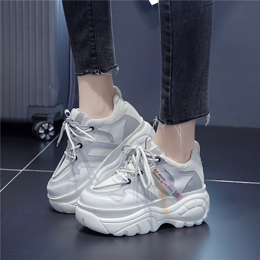 Title 4, Lightweight Platform Gradient Color Casual Snea...