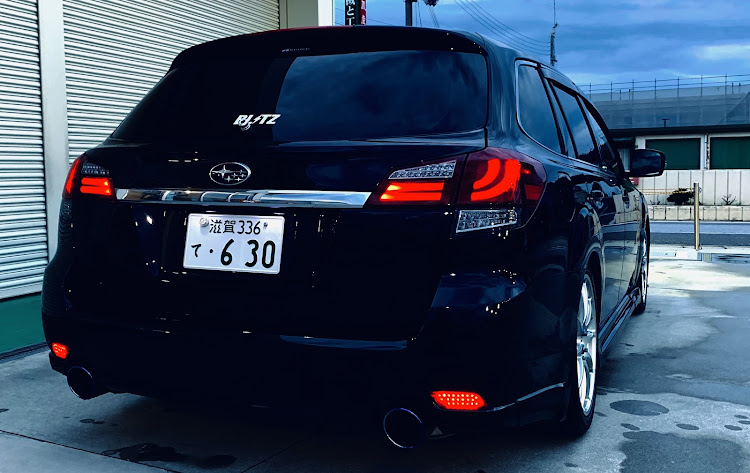 レガシィツーリングワゴンの洗車・エアロ・外装・ライト紹介・夕方洗車に関するカスタム事例の投稿画像2枚目
