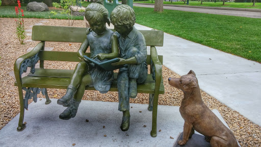 Children Reading Bronze Statue