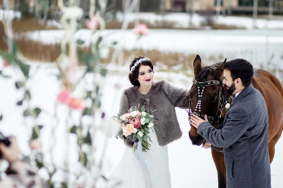 Fotógrafo de casamento Darya Voronina (aniva1935). Foto de 30 de dezembro 2015