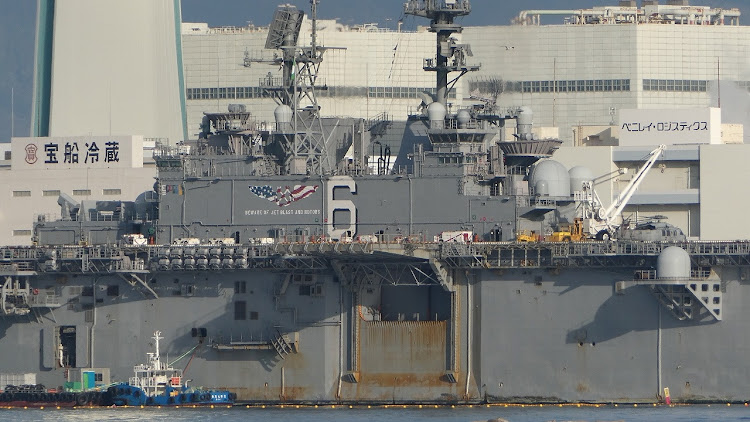 カローラツーリングのシーケンシャルウインカー・ロアカバー加工・あなたのテールは？・強襲揚陸艦「アメリカ」・海と愛車に関するカスタム事例の投稿画像23枚目
