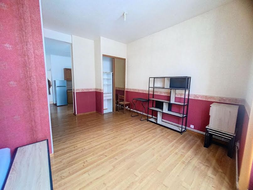 Location  appartement 1 pièce 36 m² à Saint-Flour (15100), 360 €