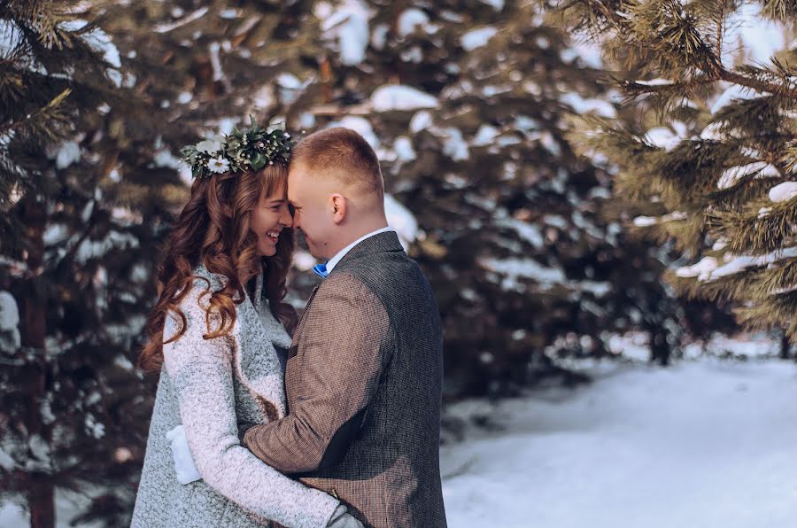 Fotógrafo de bodas Liza Nikolaeva (lizanikolaeva142). Foto del 12 de febrero 2019