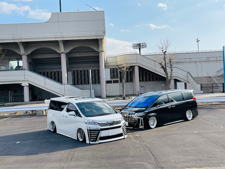 ESのいつもイイネ&コメントありがとうございます🙇‍♂️・30系アルファード、ヴェルファイア・210クラウンアスリート・ES300hFスポーツに関するカスタム事例の投稿画像2枚目