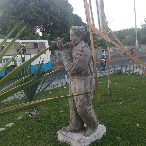 Estatua Do Flautista Do Cabo