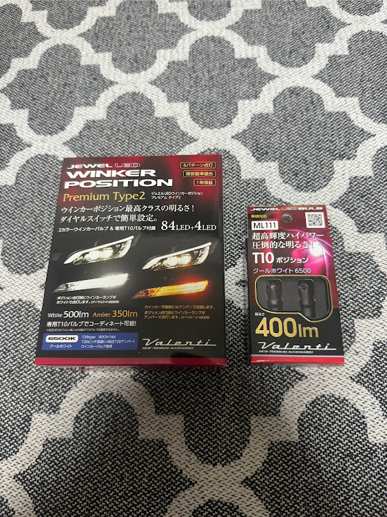 レジアスエースのVALENTI JAPAN・ハイエース・レジアスエース・VALENTI・ウインカーポジション取付に関するカスタム事例の投稿画像2枚目