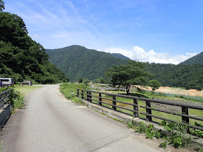 駐車地（左）に到着