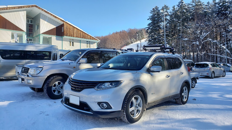 エクストレイルのスキー場の駐車場・スキー楽しんで🎶・メルヘンの丘✨・ベストショットに関するカスタム事例の投稿画像3枚目