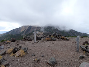 継子岳山頂（奥は剣ヶ峰方面）