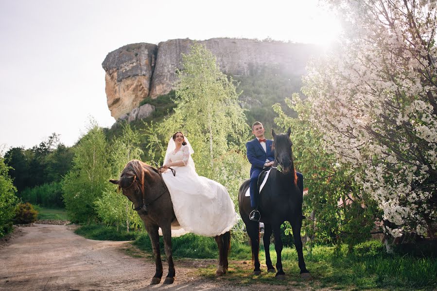 Wedding photographer Viktoriya Pismenyuk (vita). Photo of 26 April 2016