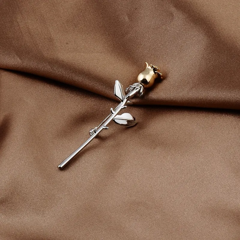 Fashion Creative Retro Rose Brooch. Add a touch of vintage flair to your outfit with this elegant accessory, perfect for