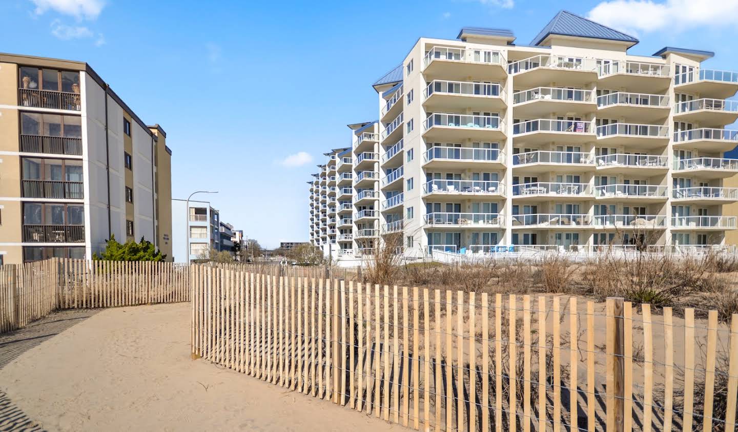 Apartment with pool Ocean City