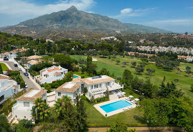 Villa avec piscine et jardin 16