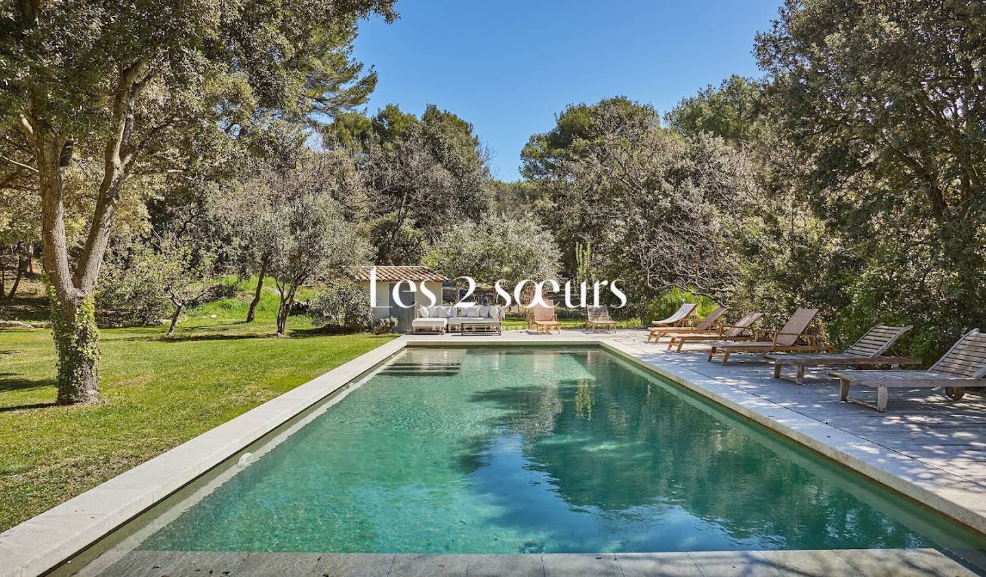 House with pool and garden Aix-en-Provence