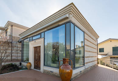 Maison contemporaine avec jardin et terrasse 3