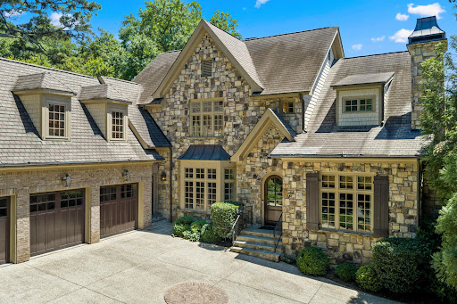 House with garden 2