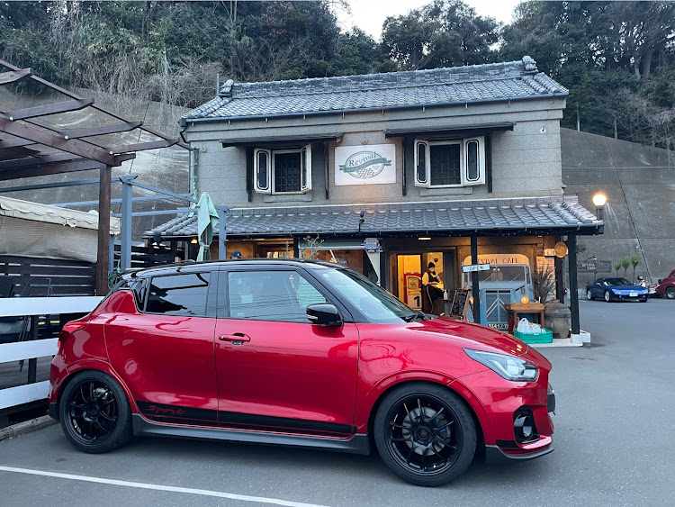 スイフトスポーツのリバイバルカフェ・ナツメグカフェ・横須賀、観音崎、三浦、葉山・下道レーシングに関するカスタム事例の投稿画像1枚目
