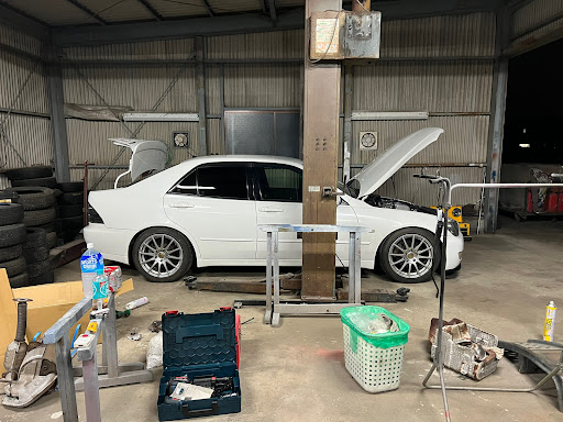 アルテッツァ Sxe10のいつも いいね 有り難う御座います 暑い 暑いぞおおお 車高調交換 夜作業に関するカスタム メンテナンスの投稿画像 車のカスタム情報はcartune
