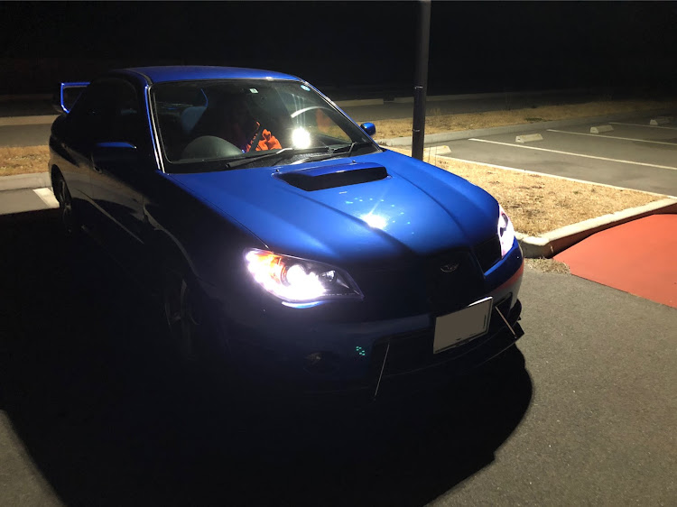 インプレッサ WRXの社外ヘッドライト・インプレッサWRX・ヘッドライト・バルブ交換に関するカスタム事例の投稿画像1枚目