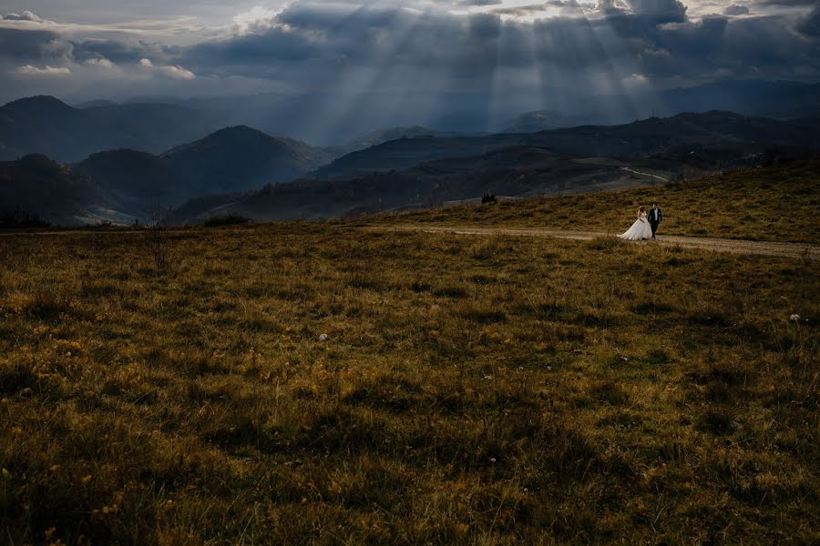 Fotografo di matrimoni Mihai Ruja (mrvisuals). Foto del 29 ottobre 2018