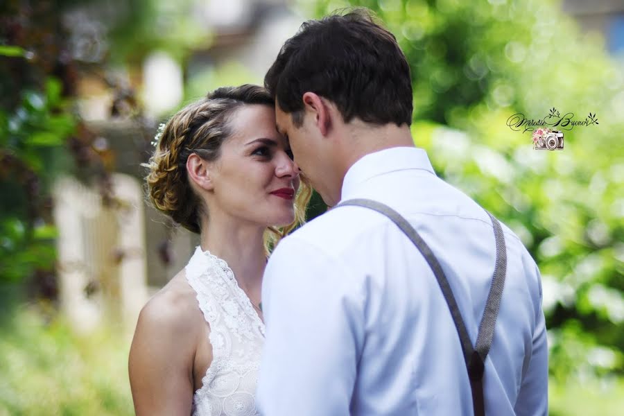 Fotógrafo de casamento Mélodie Buono (melodiebuono). Foto de 8 de abril 2019