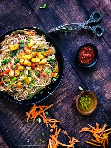 Paneer Hakka Noodles