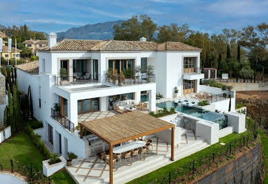 Villa with pool 9