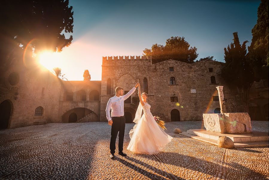 Wedding photographer Aris Kostemyakis (aristaphoto). Photo of 21 October 2021