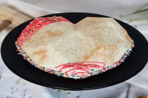 Vanilla Pinata Heart Shape Cake [500 Grams]