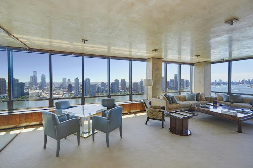 House purchase in New York (United States) - Living room with panoramic city view