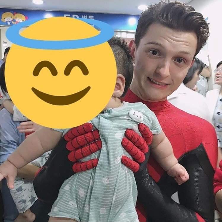 tom holland korea kids hospital 3