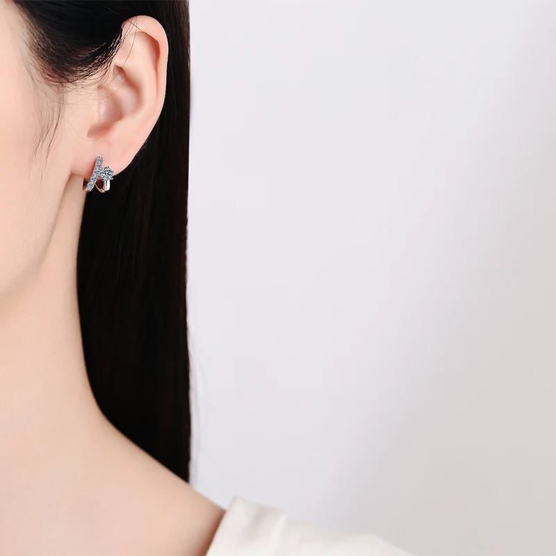 S925 Sterling Silver Moissanite Light Luxury Asymmetric Ear Clip, offering elegance, brilliant sparkle, and a modern, so
