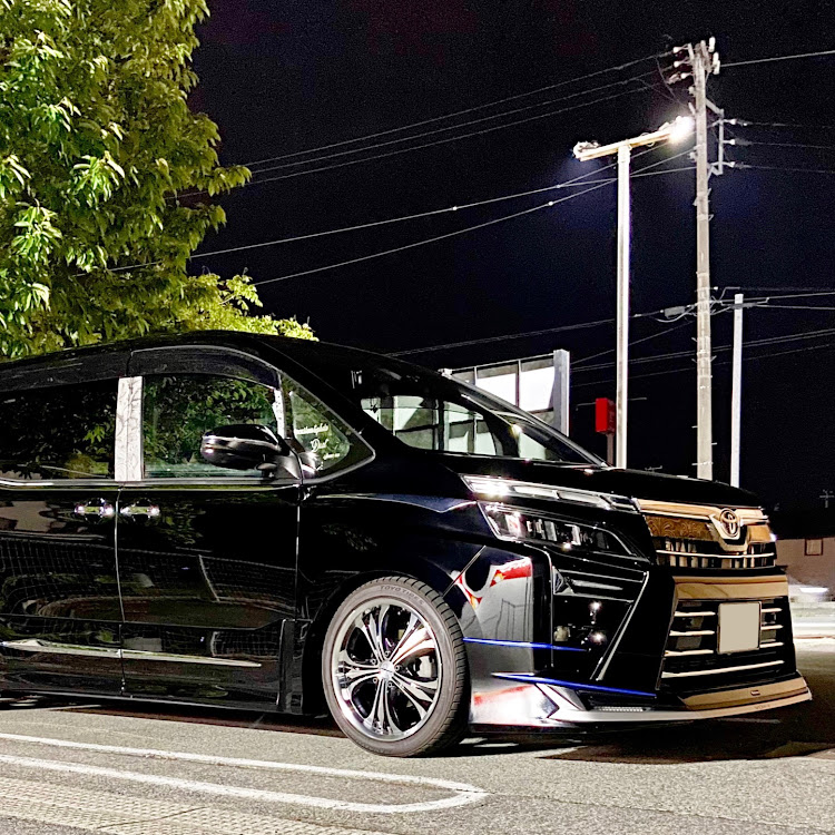 ヴォクシーのCLUB"Dual"・変態洗車DAY・202ブラックマニア・MT告知〜拡散🎵・5月もよろしくお願いしますに関するカスタム事例の投稿画像7枚目
