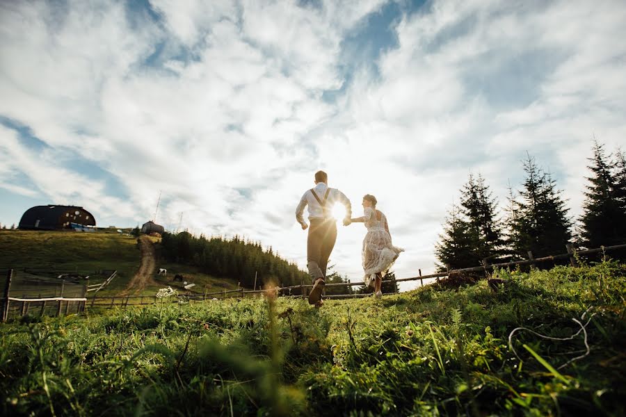 Bryllupsfotograf Taras Nagirnyak (tarasn). Foto fra september 17 2015