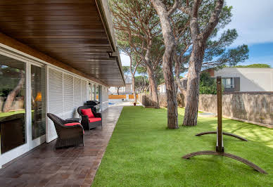 House with garden and terrace 1