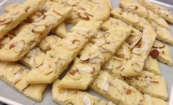 Scandinavian Almond Bars_image