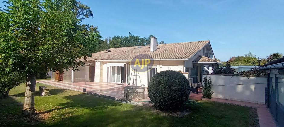 Vente villa 12 pièces 262 m² à Saint-Vivien-de-Médoc (33590), 755 000 €