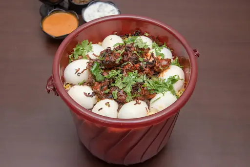 Hyderabadi Chicken Dum Bucket Biryani[serves 4-5]