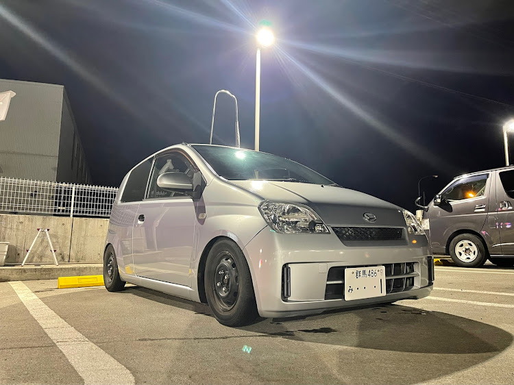 ミラのL250ミラ・夜洗車・ヘッドライト自慢・シルバーしか勝たんに関するカスタム事例の投稿画像1枚目