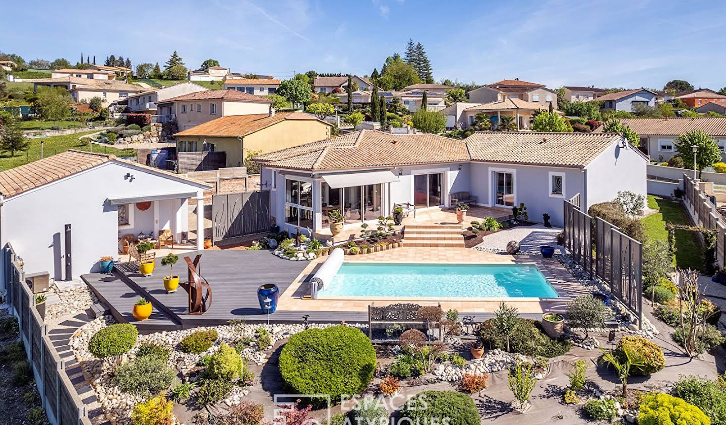 House with pool and terrace Saint-Astier