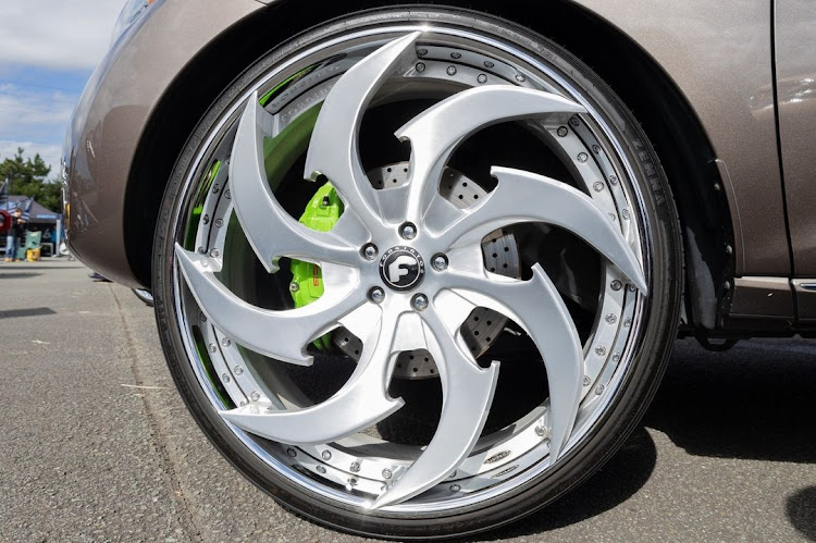 ムラーノのUSDM・FORGIATO・Z51MURANO・BIGRIMSに関するカスタム事例の投稿画像3枚目