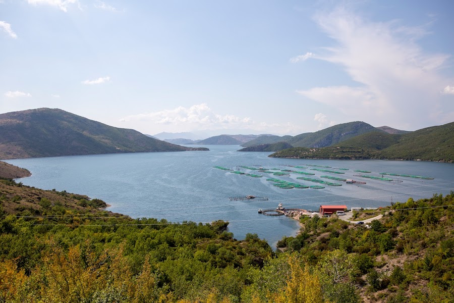 widoki na drodze za Szkodry