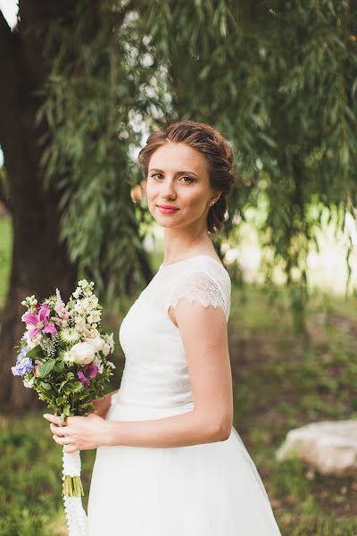 Fotógrafo de casamento Evgeniya Batysheva (b-bee). Foto de 7 de outubro 2015