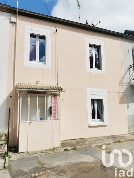 Vente maison 3 pièces 65 m² à Saint-Eloy-les-Mines (63700), 37 000 €